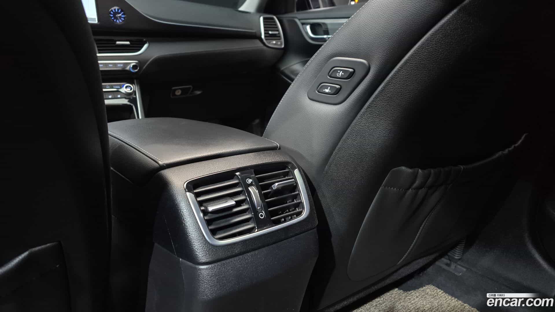 Grandeur Hyundai 2018.0-OPTION-022