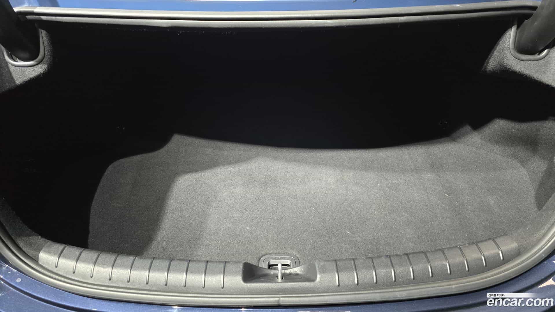 Grandeur Hyundai 2018.0-OPTION-024