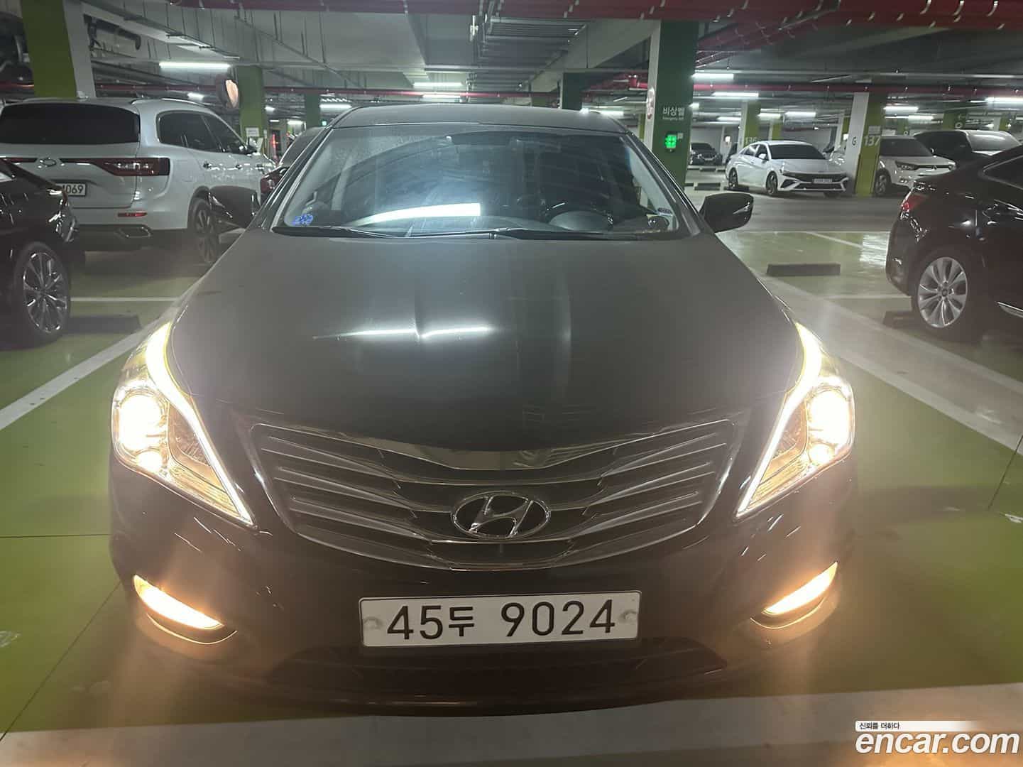Grandeur Hyundai 2012.1-OUTER-001