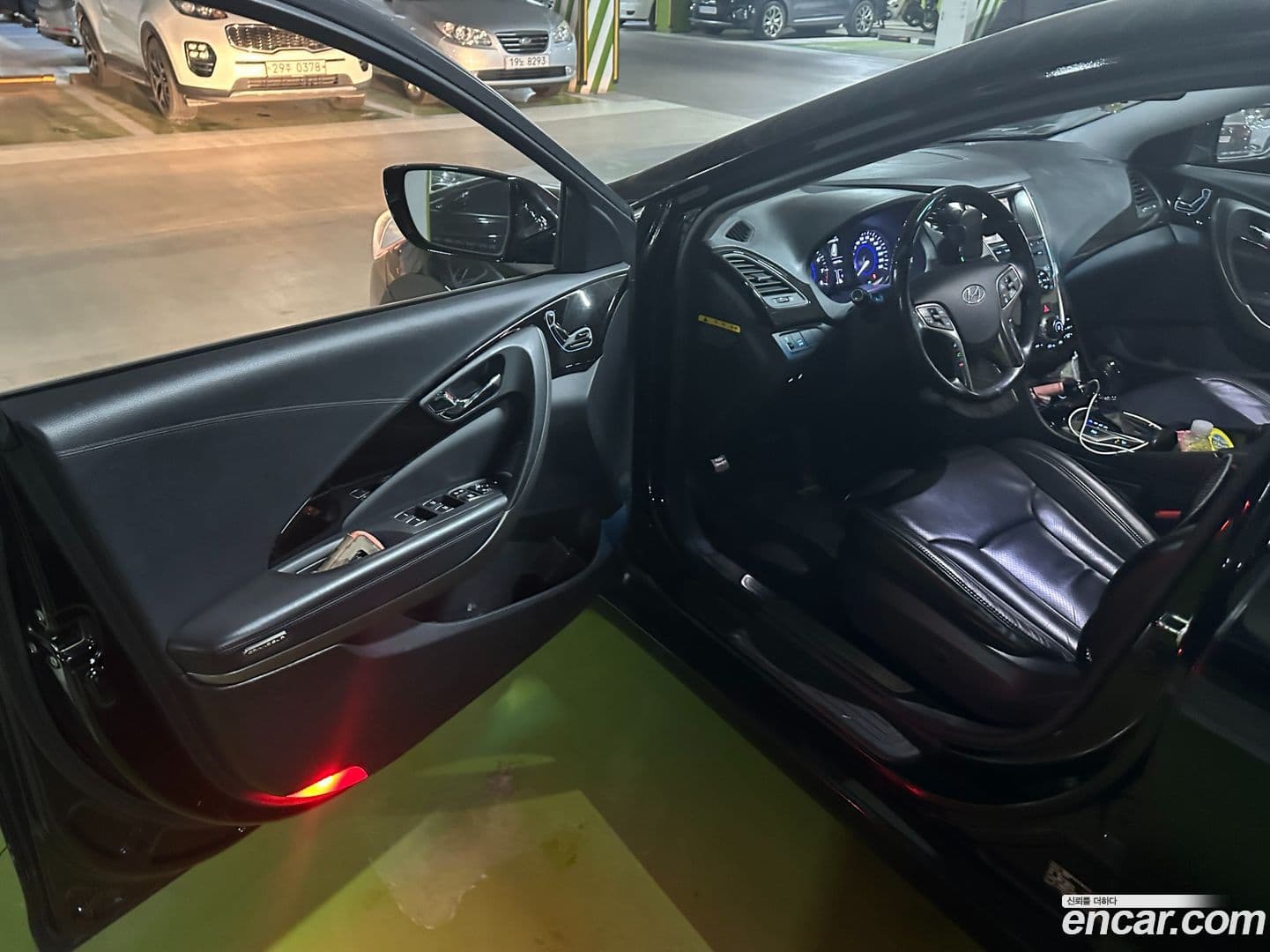 Main__Slider__Photo:Grandeur Hyundai 2012.1-9