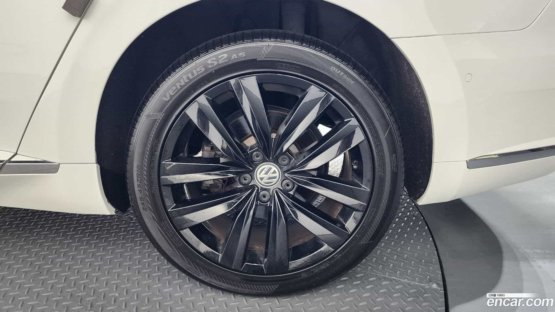 Arteon Volkswagen 2019.11-OUTER-005