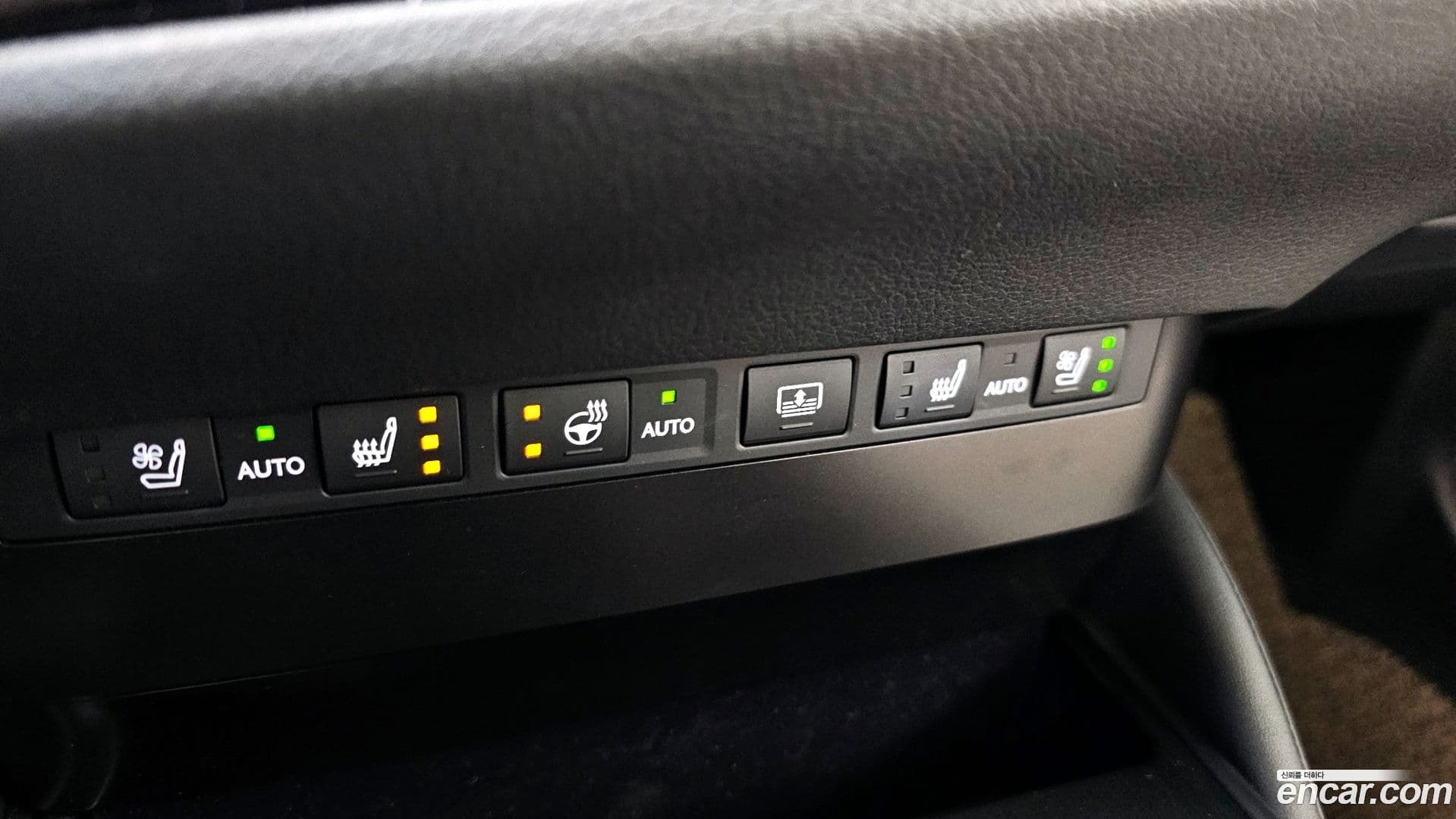 Main__Slider__Photo:ES Lexus 2022.11-15