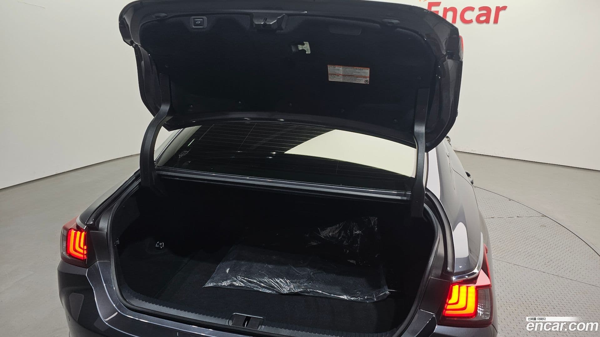 Main__Slider__Photo:ES Lexus 2022.11-19