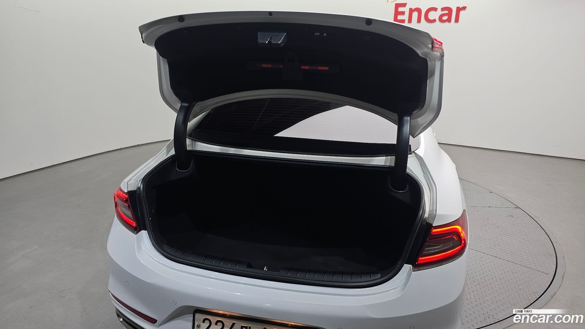 Main__Slider__Photo:Grandeur Hyundai 2016.11-19