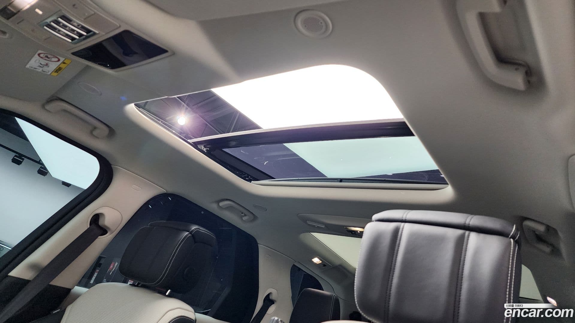 Main__Slider__Photo:Discovery Land Rover 2025.4-18