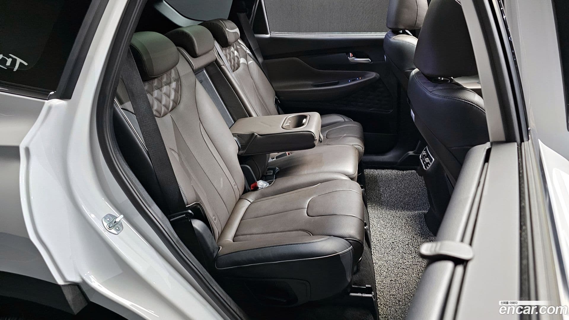 Main__Slider__Photo:Santafe Hyundai 2022.11-11