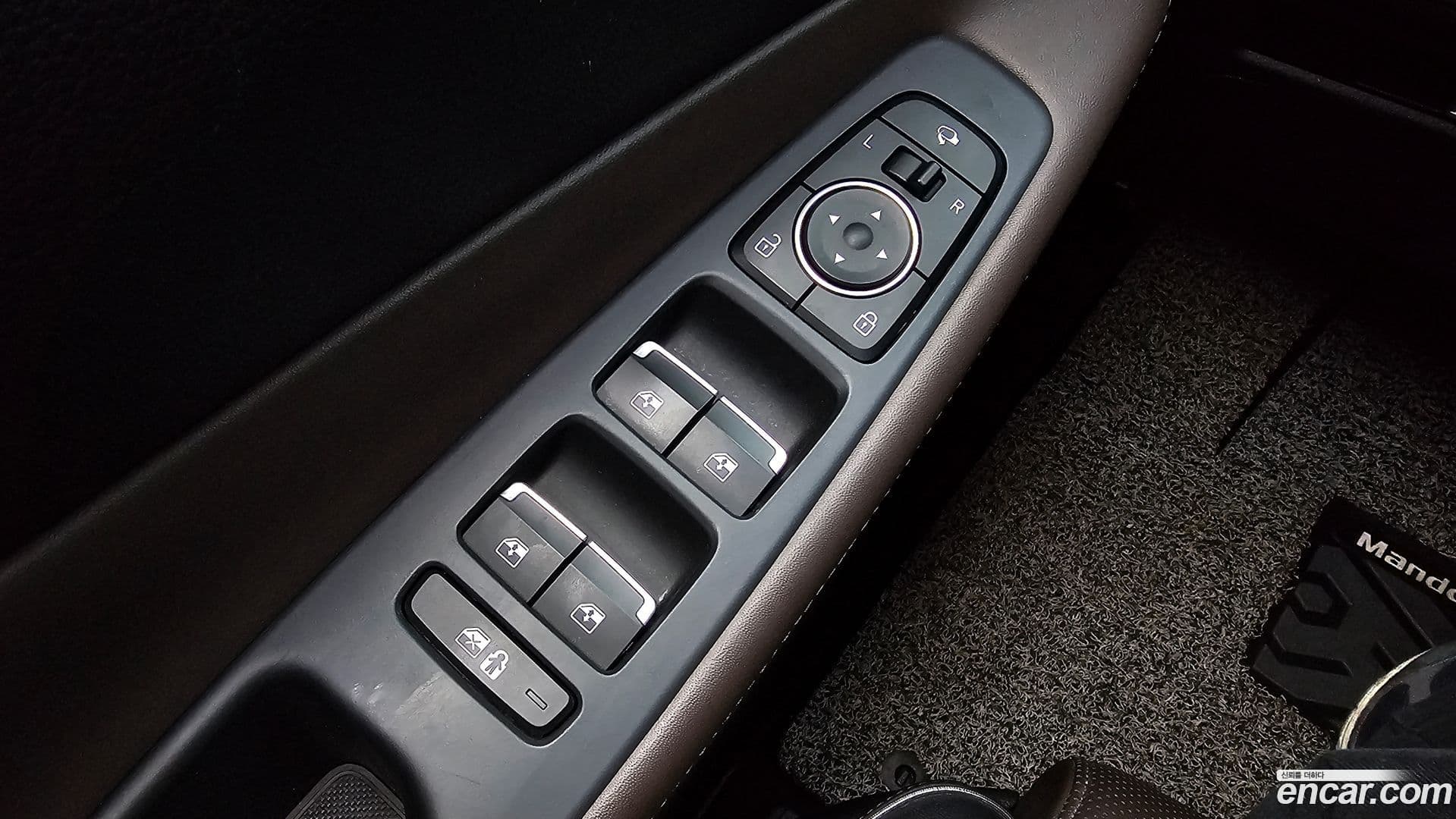 Main__Slider__Photo:Santafe Hyundai 2022.11-15