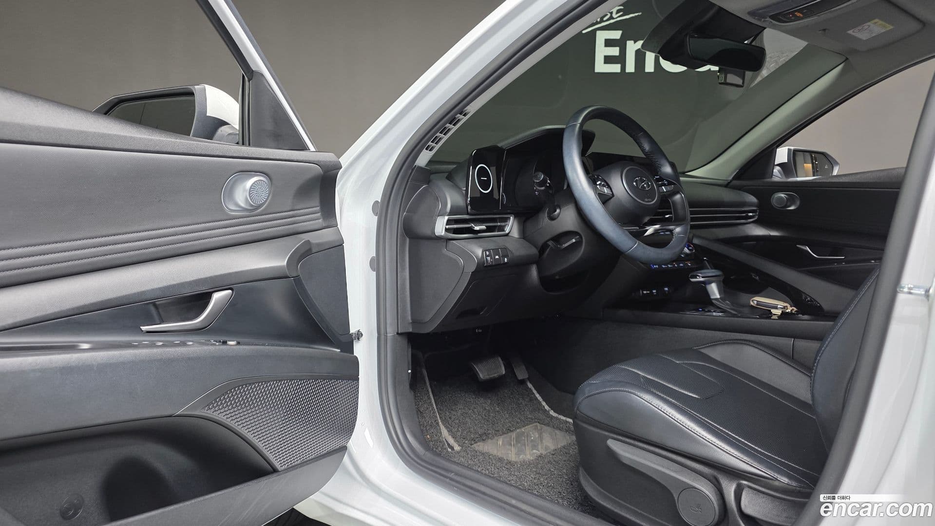 Main__Slider__Photo:AVANTE Hyundai 2021.3-10