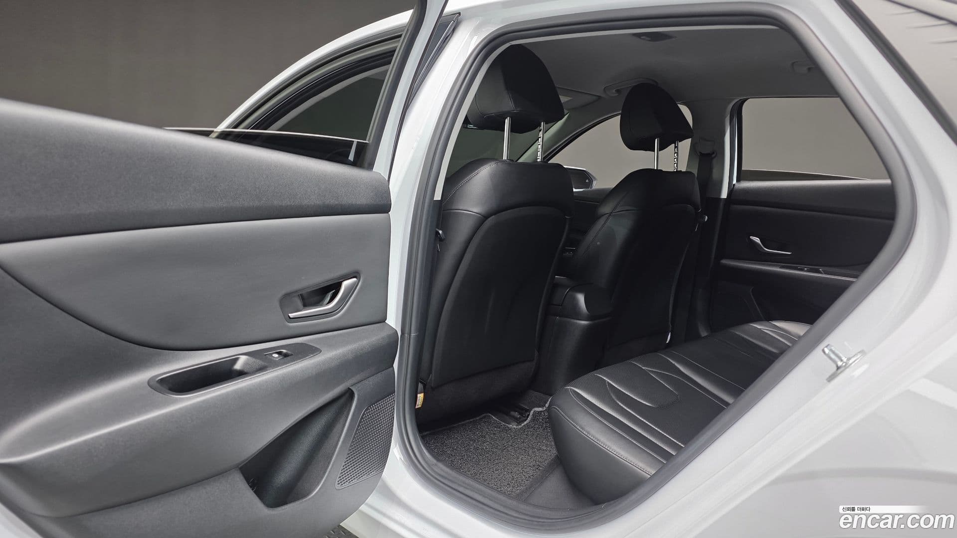 Main__Slider__Photo:AVANTE Hyundai 2021.3-17