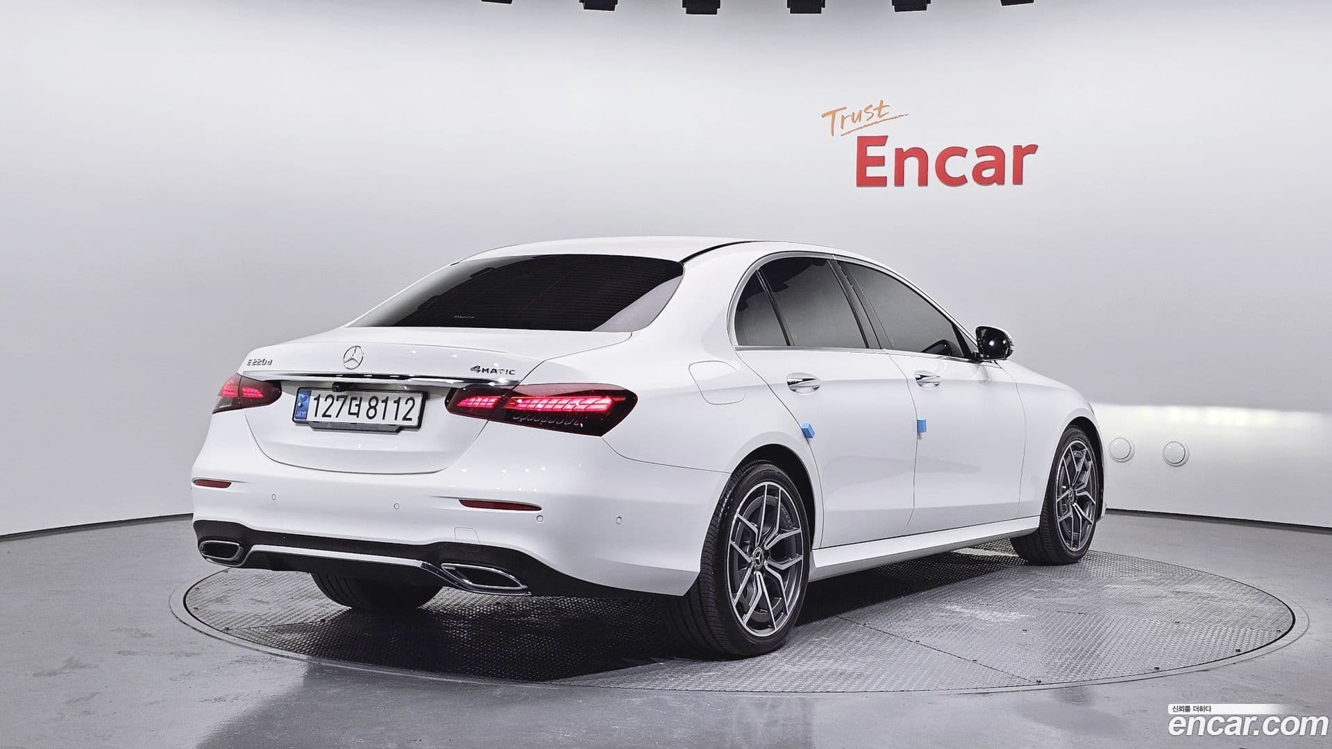 Main__Slider__Photo:E-Class Mercedes-Benz 2020.10-1