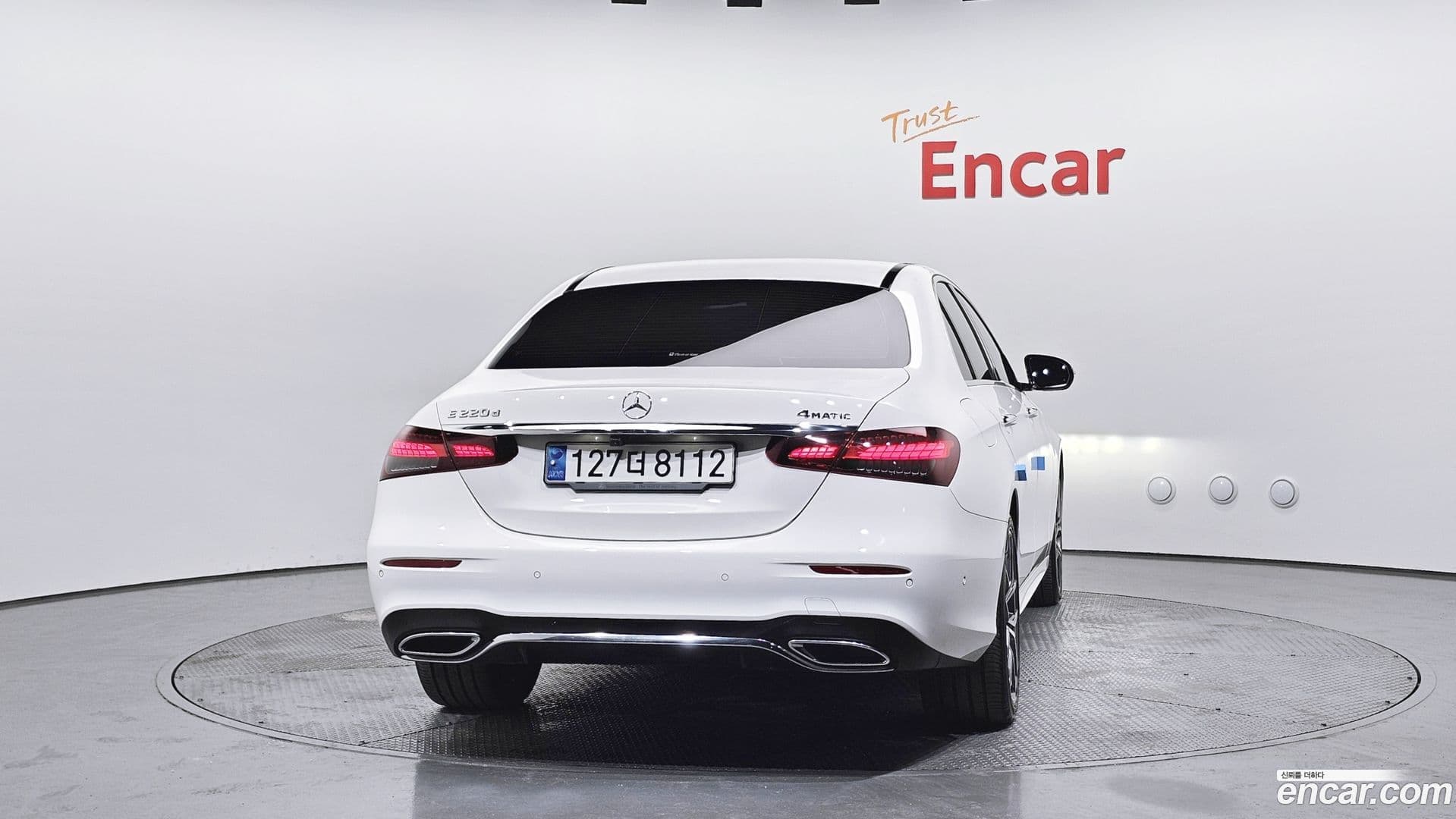 Main__Slider__Photo:E-Class Mercedes-Benz 2020.10-3