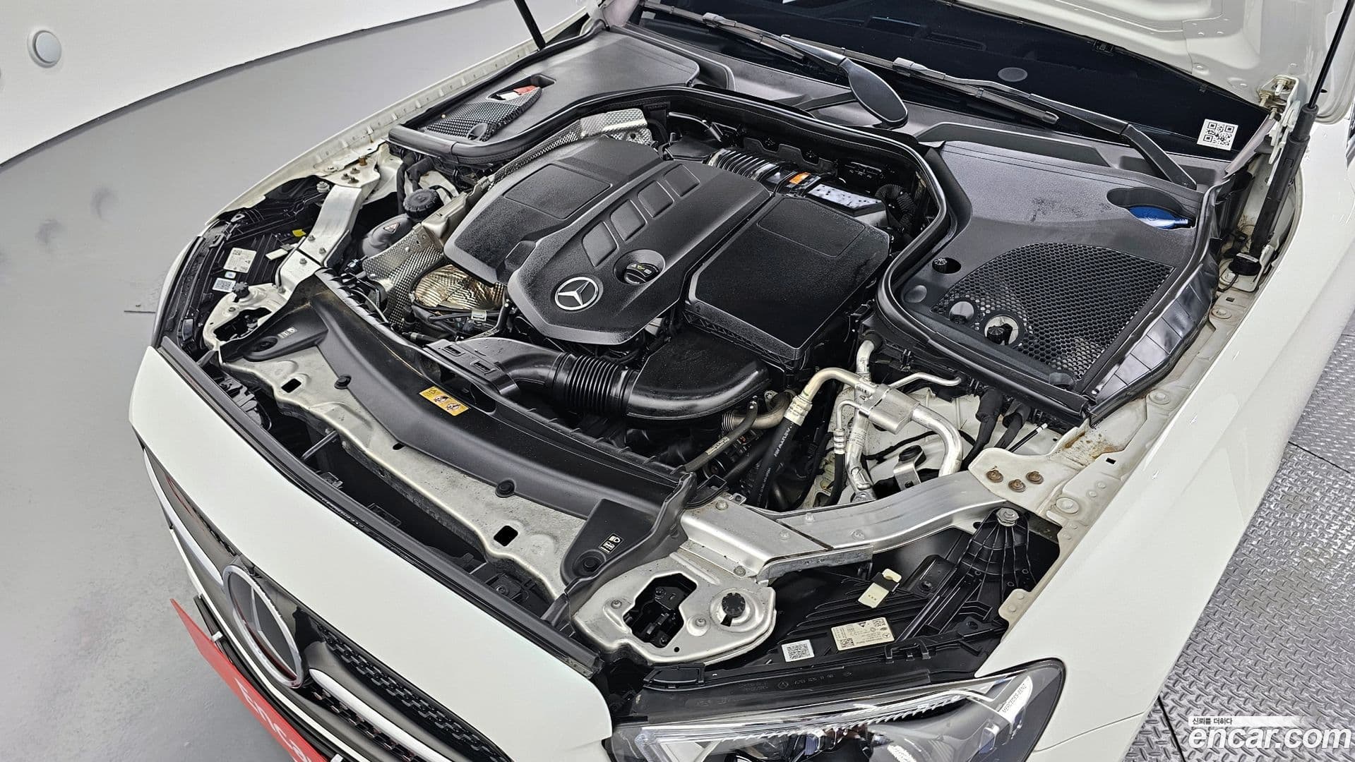 Main__Slider__Photo:E-Class Mercedes-Benz 2020.10-5