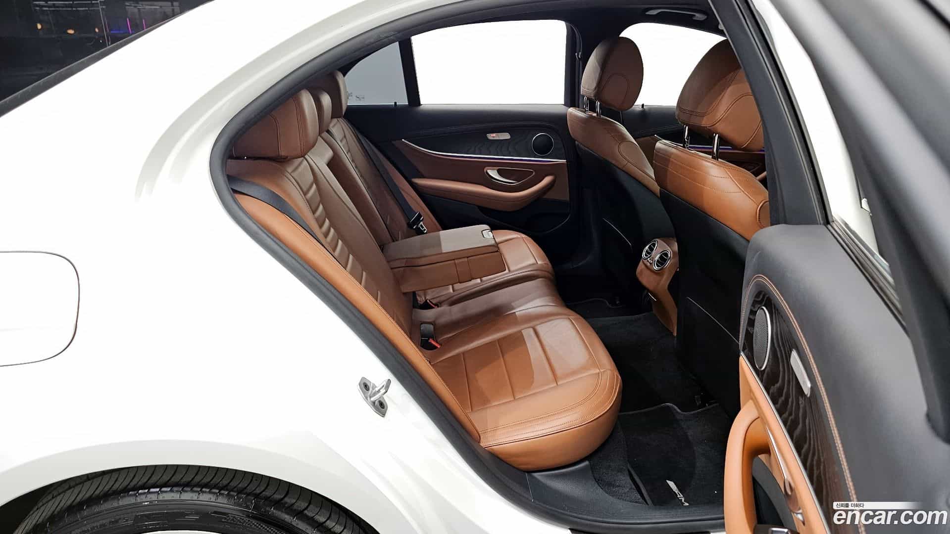 E-Class Mercedes-Benz 2020.10-OPTION-015