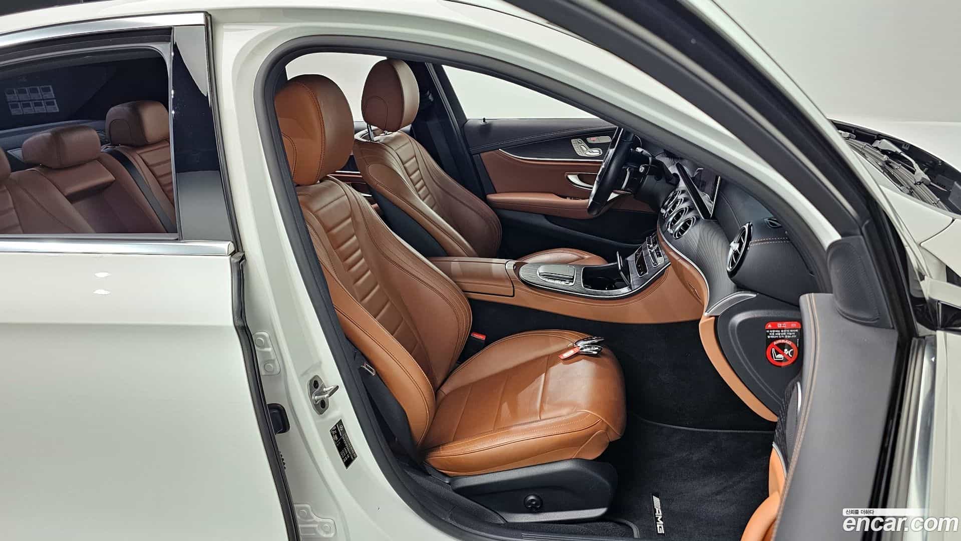 E-Class Mercedes-Benz 2020.10-OPTION-016