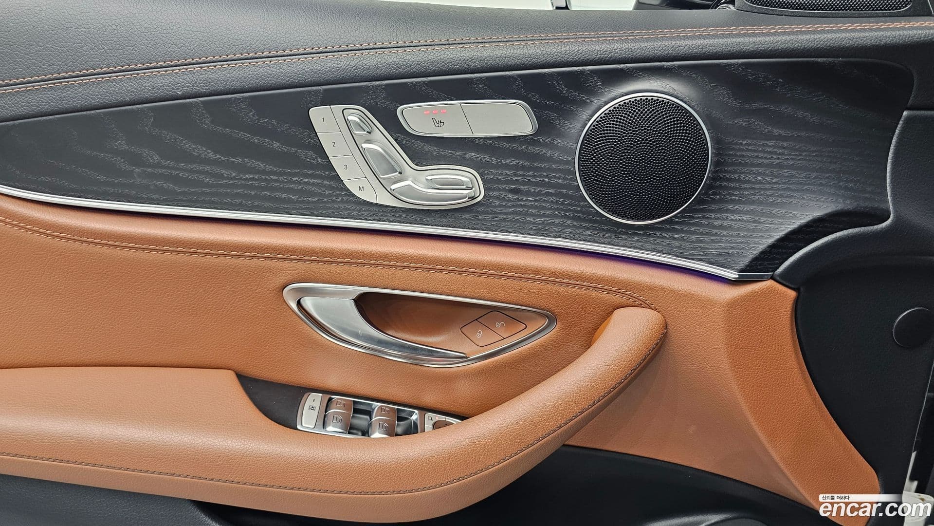 Main__Slider__Photo:E-Class Mercedes-Benz 2020.10-14