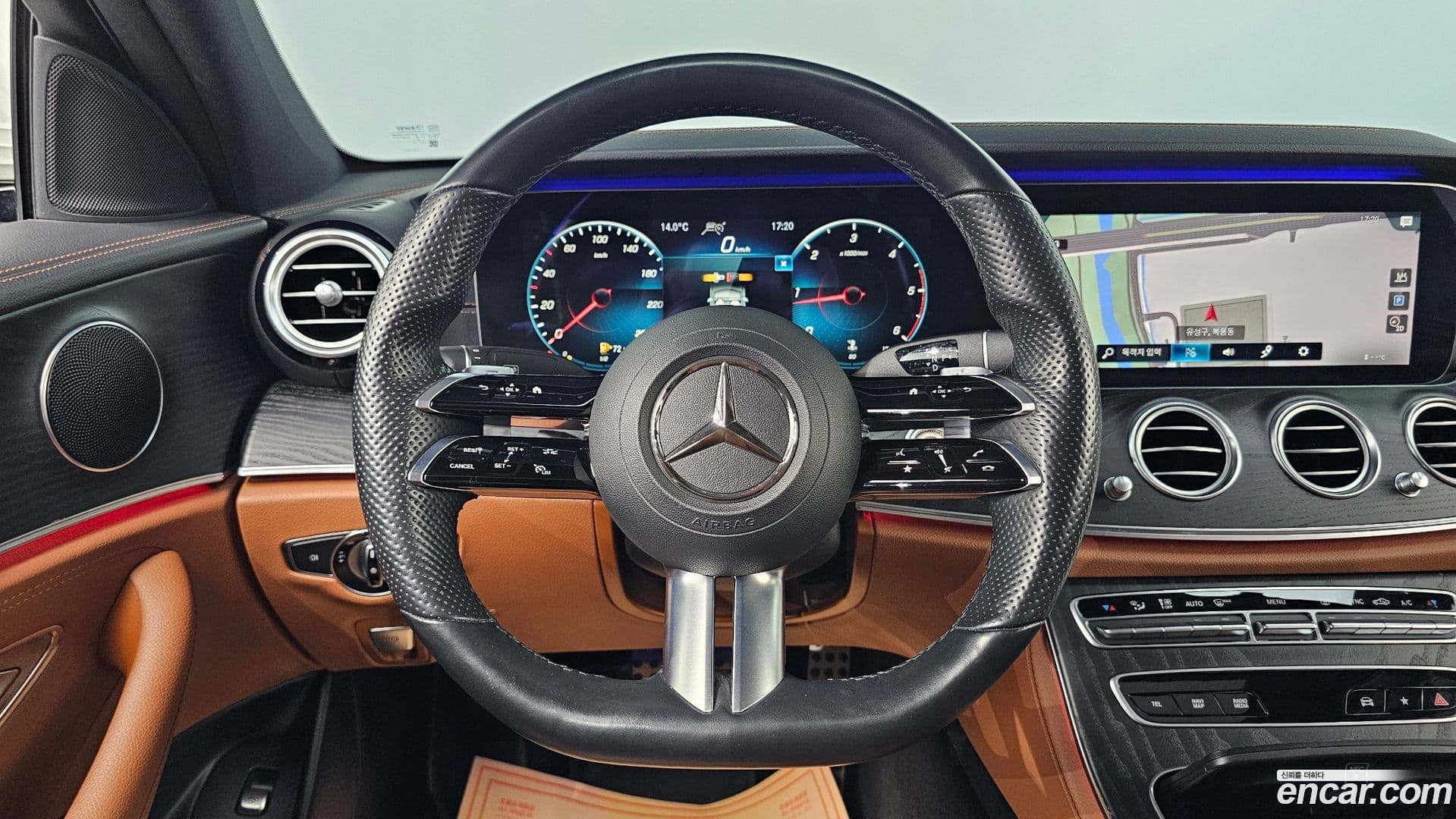Main__Slider__Photo:E-Class Mercedes-Benz 2020.10-15