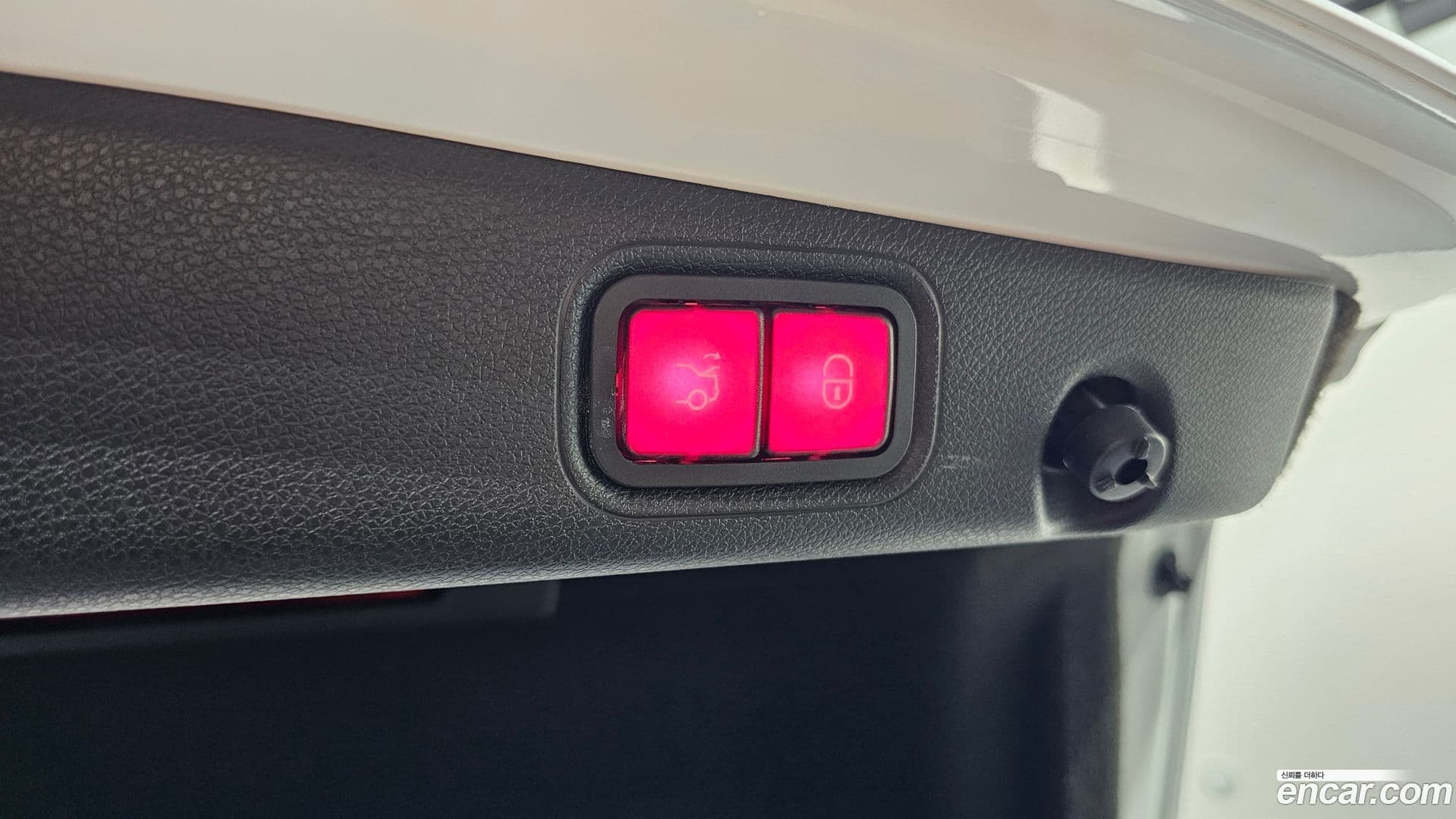 Main__Slider__Photo:E-Class Mercedes-Benz 2020.10-19