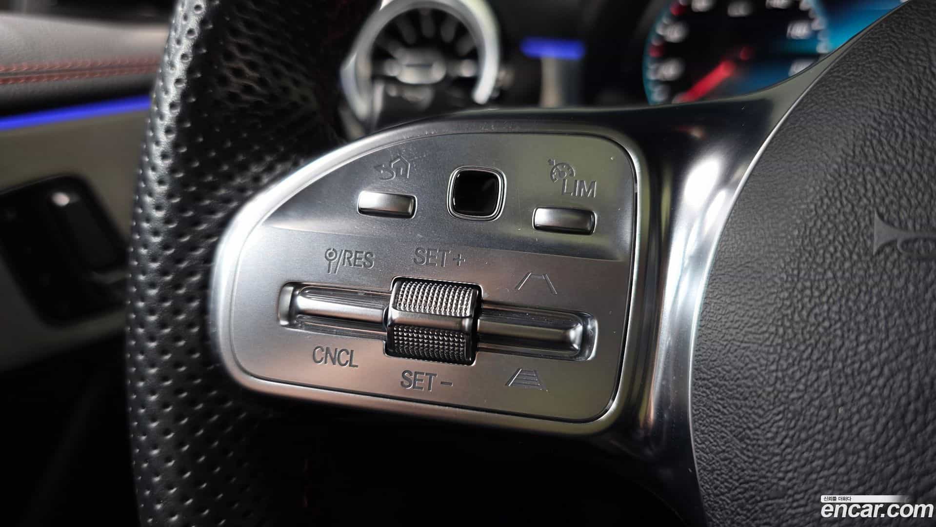 CLA-Class Mercedes-Benz 2022.11-OPTION-021