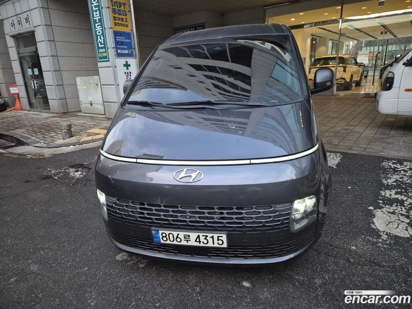 Staria Hyundai 2022.6-OUTER-001