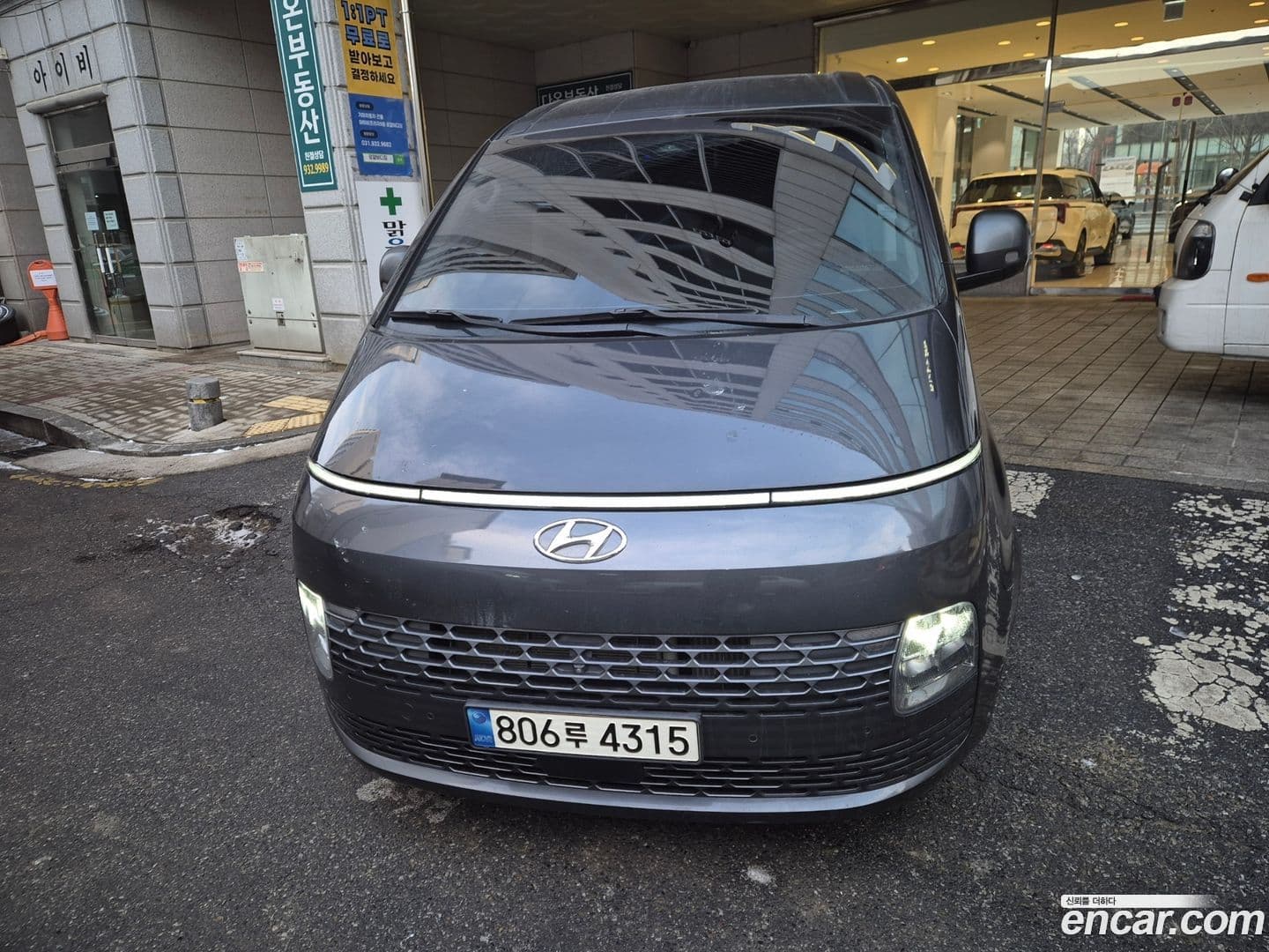 Main__Slider__Photo:Staria Hyundai 2022.6-0