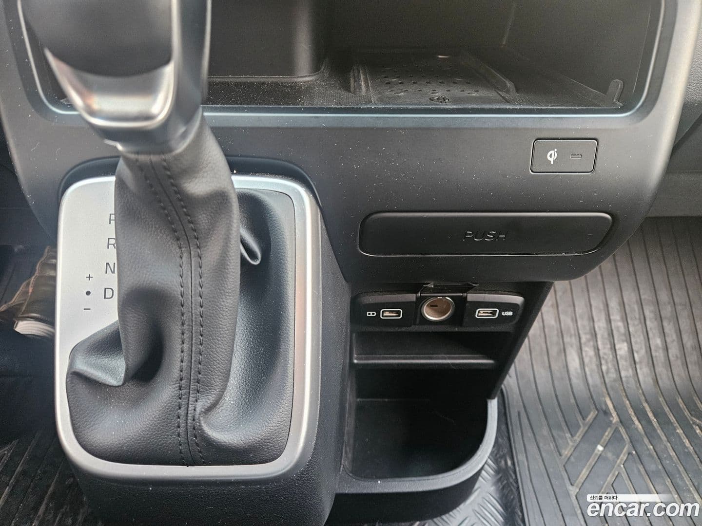 Main__Slider__Photo:Staria Hyundai 2022.6-13