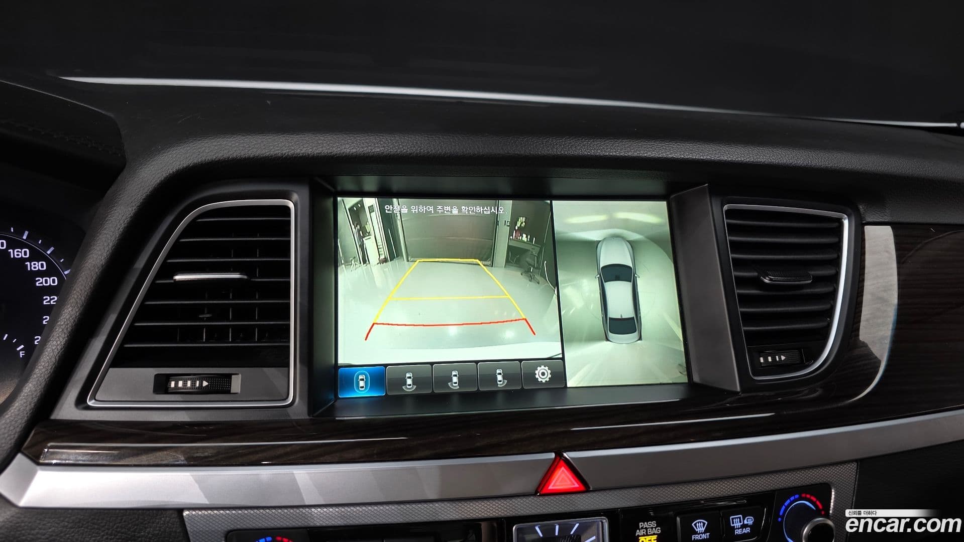 Main__Slider__Photo:G80 Genesis 2016.9-14