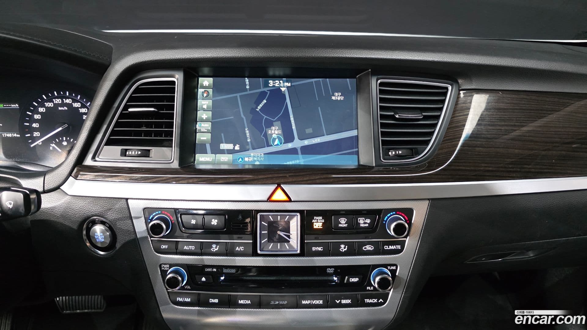 Main__Slider__Photo:G80 Genesis 2016.9-15