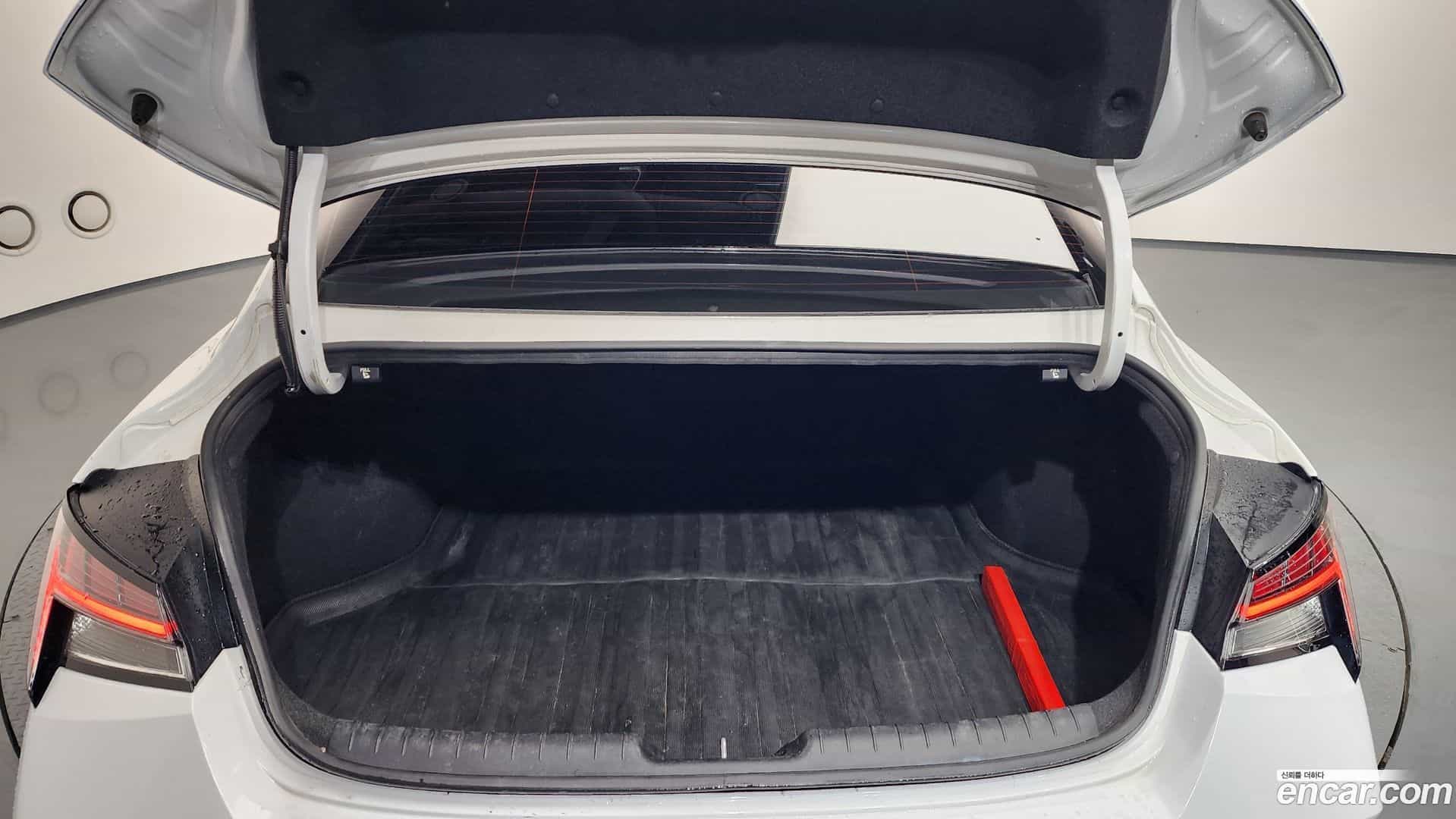 AVANTE Hyundai 2023.10-OPTION-024