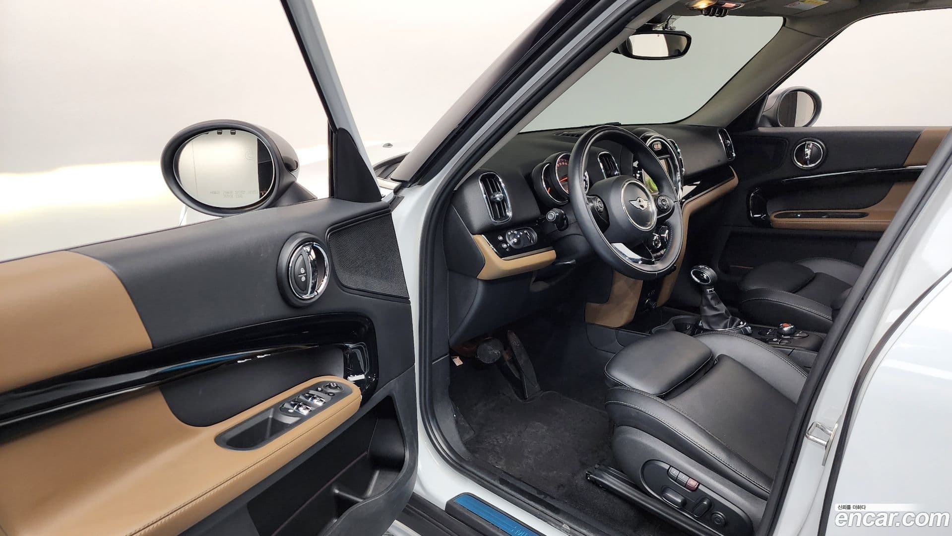 Main__Slider__Photo:Countryman Mini 2017.3-9