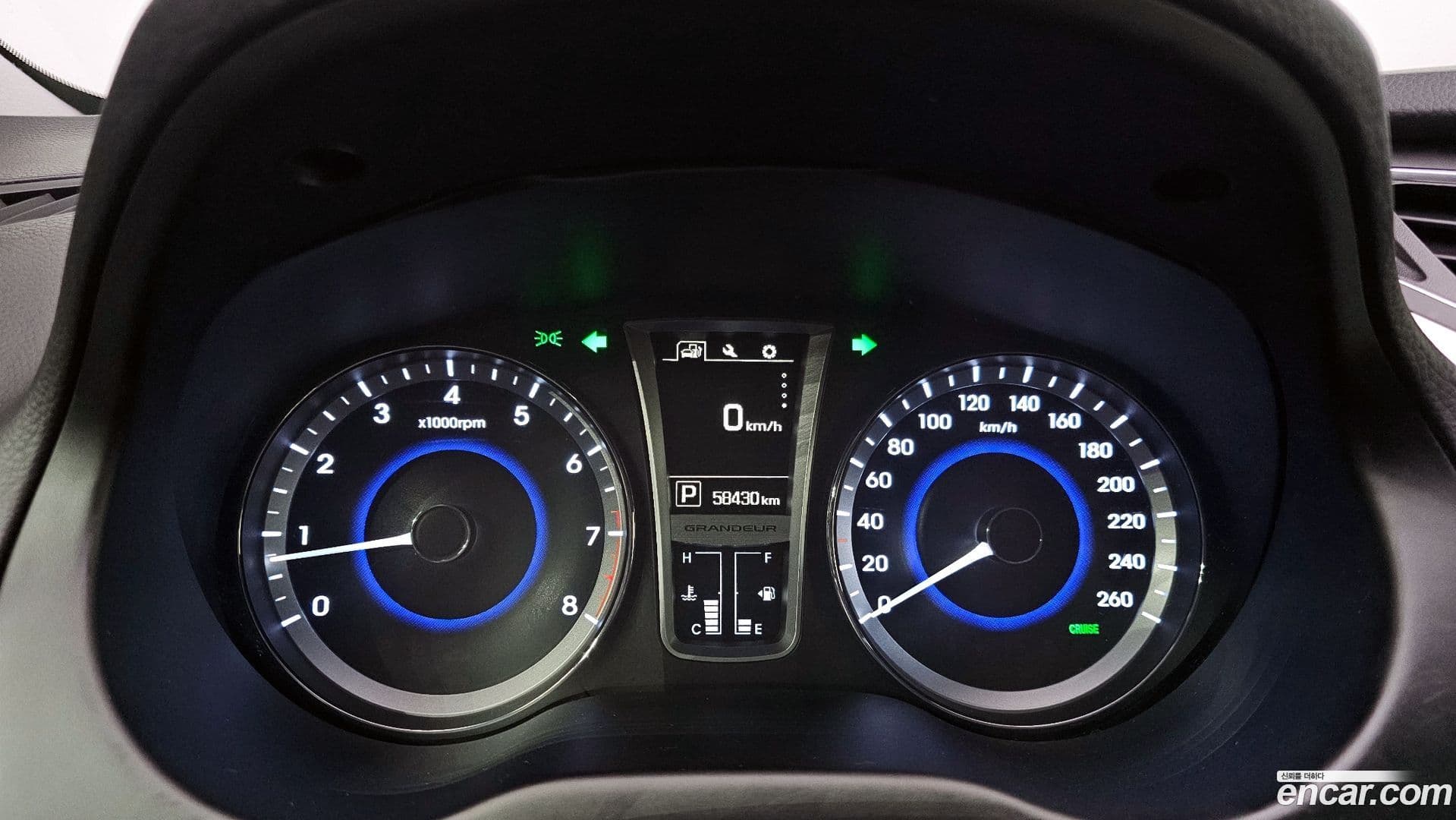 Main__Slider__Photo:Grandeur Hyundai 2016.10-7