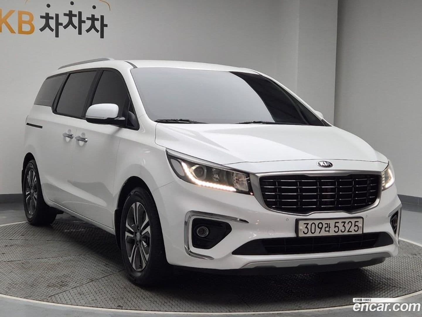 Main__Slider__Photo:Canival Kia 2018.9-3