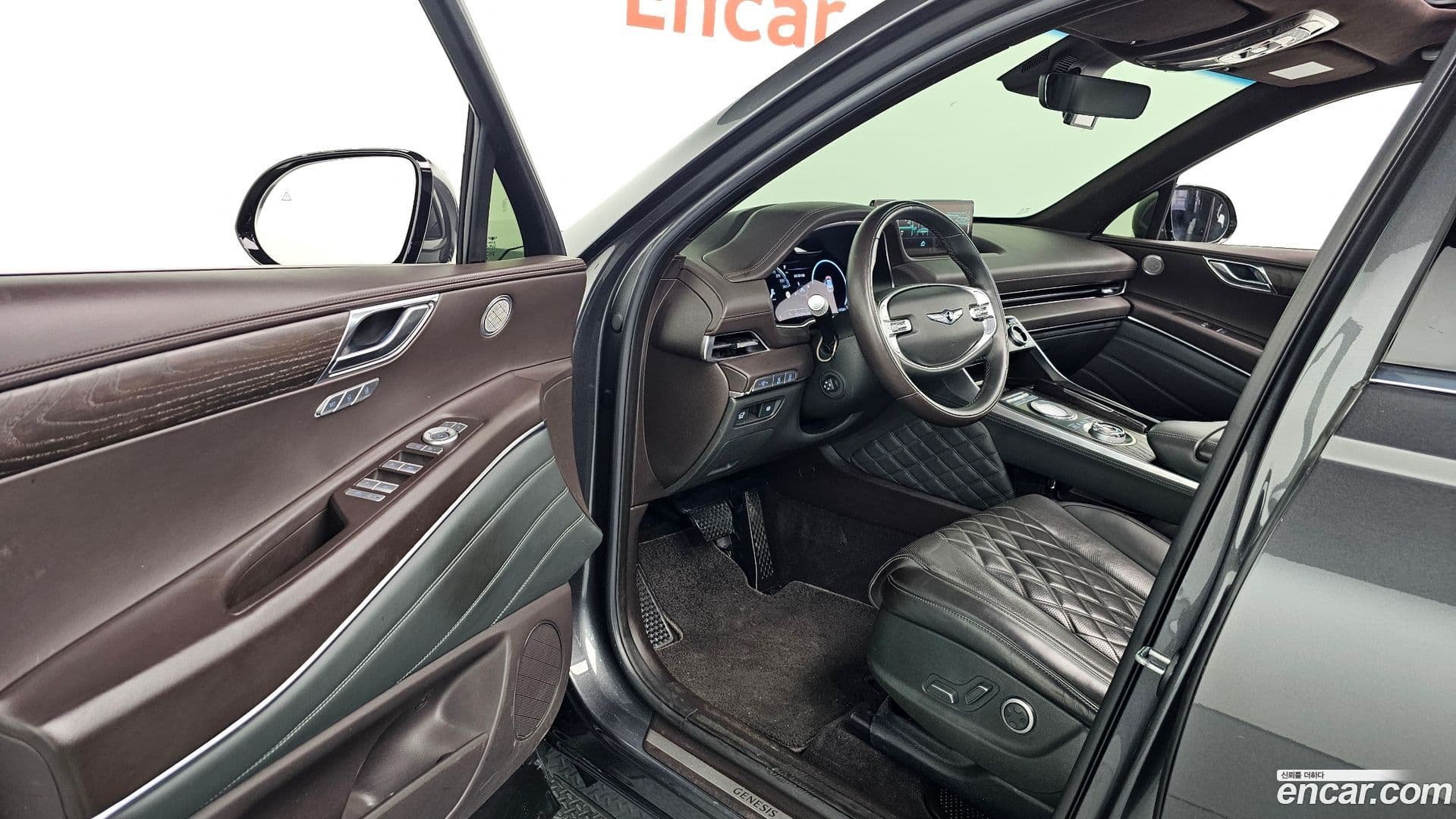 Main__Slider__Photo:GV80 Genesis 2022.0-11