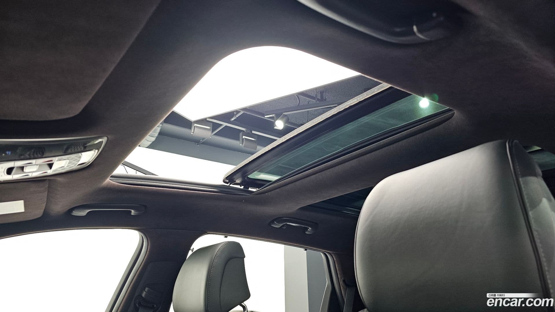 Main__Slider__Photo:GV80 Genesis 2022.0-15