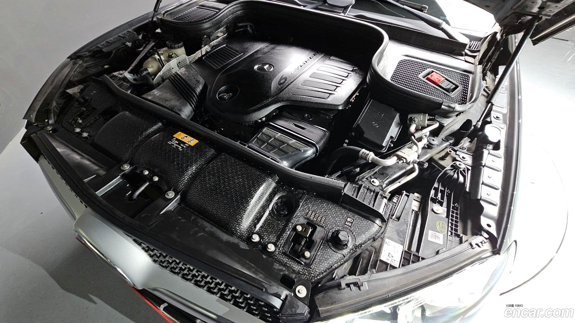 Main__Slider__Photo:GLE-Class Mercedes-Benz 2020.4-5