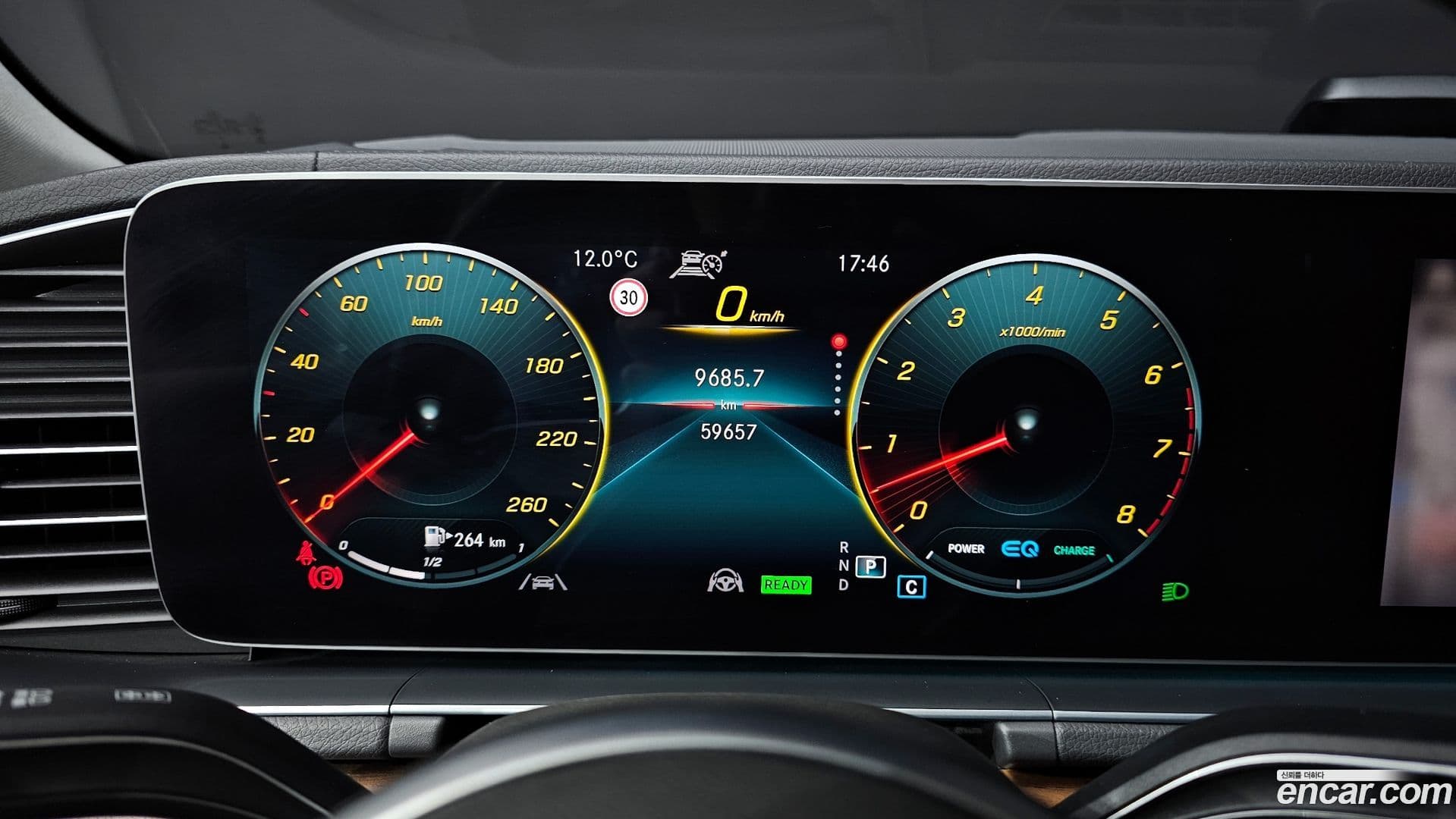 Main__Slider__Photo:GLE-Class Mercedes-Benz 2020.4-7