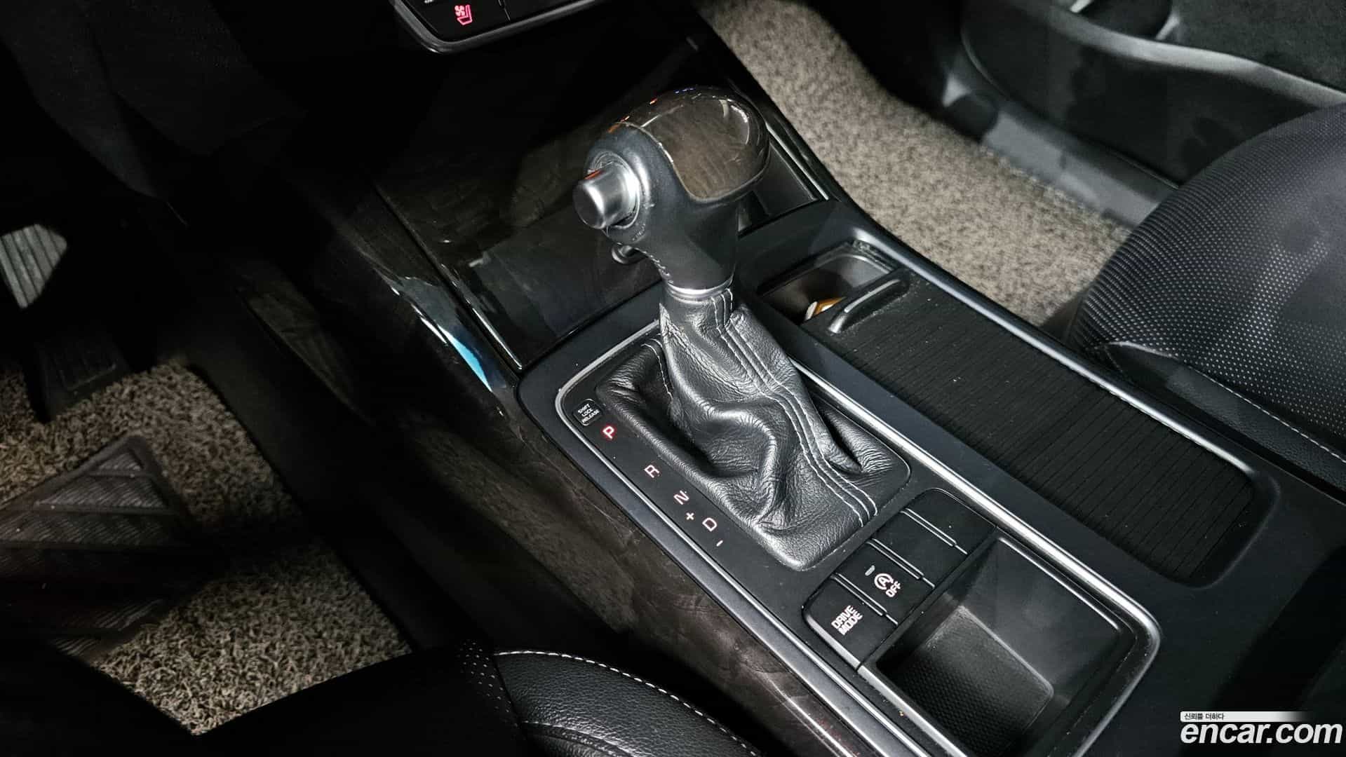 Sorento Kia 2016.5-INNER-009