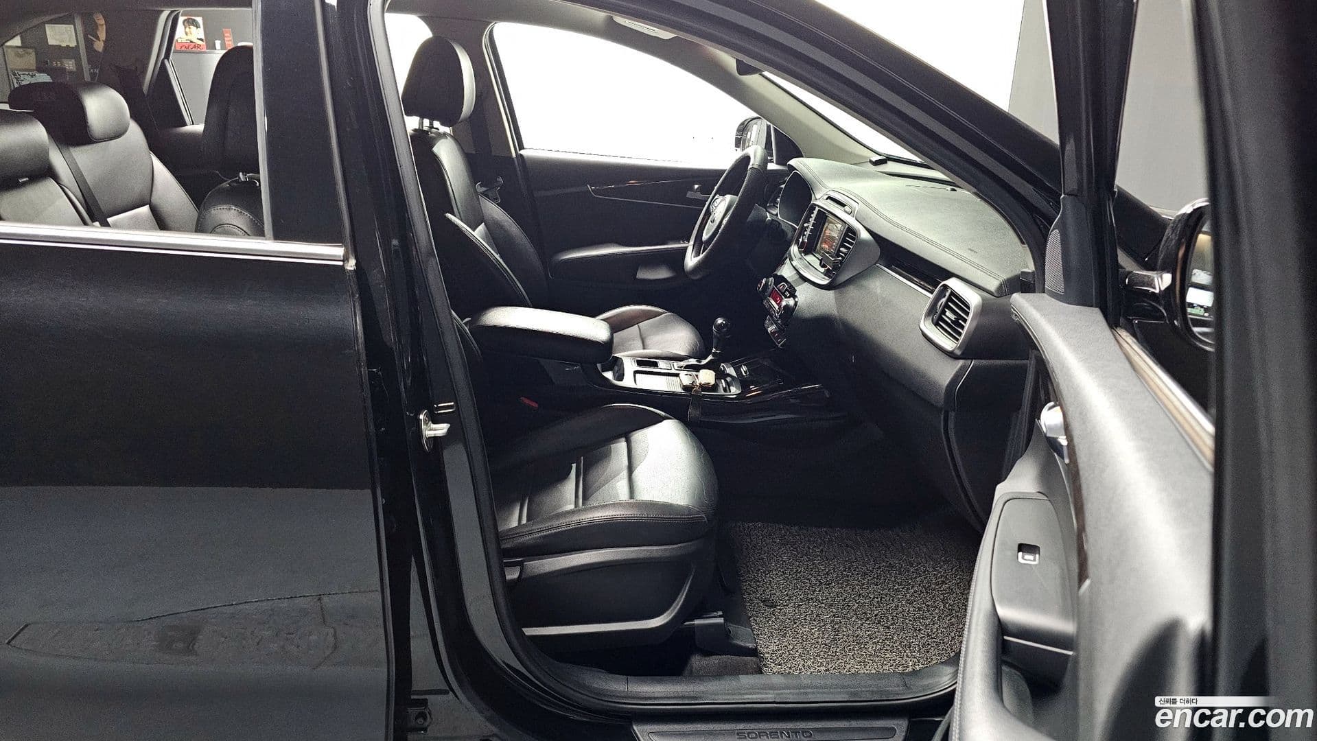 Main__Slider__Photo:Sorento Kia 2016.5-10