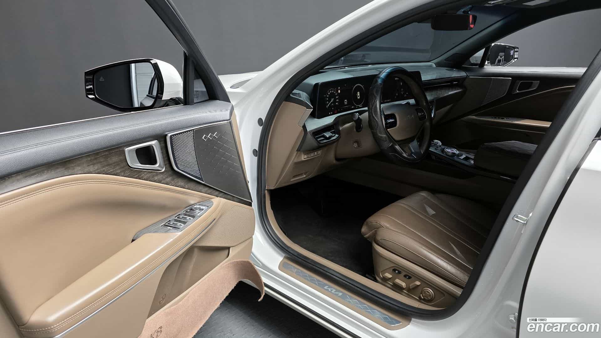 K8 Kia 2023.0-INNER-010