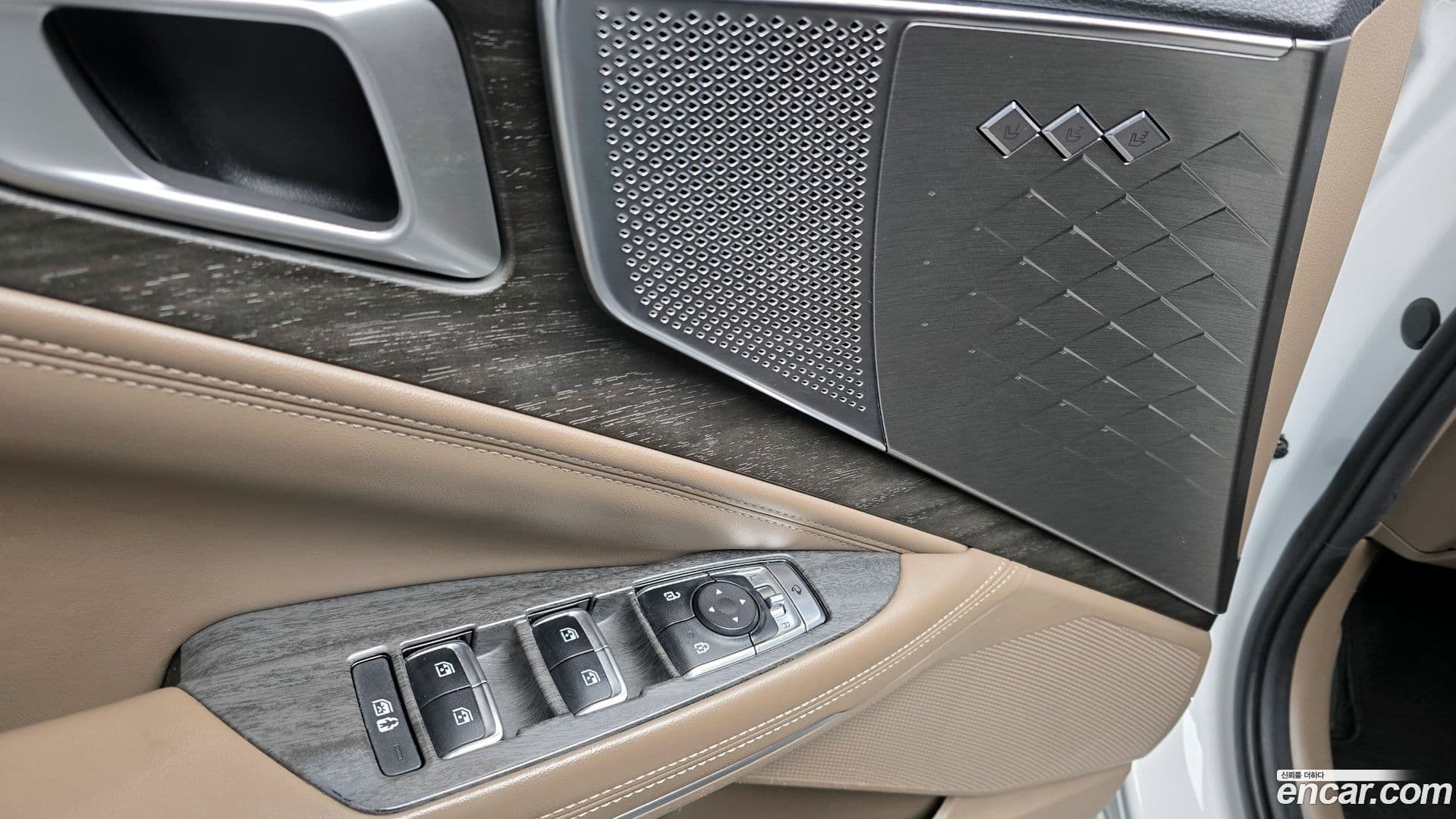 Main__Slider__Photo:K8 Kia 2023.0-13