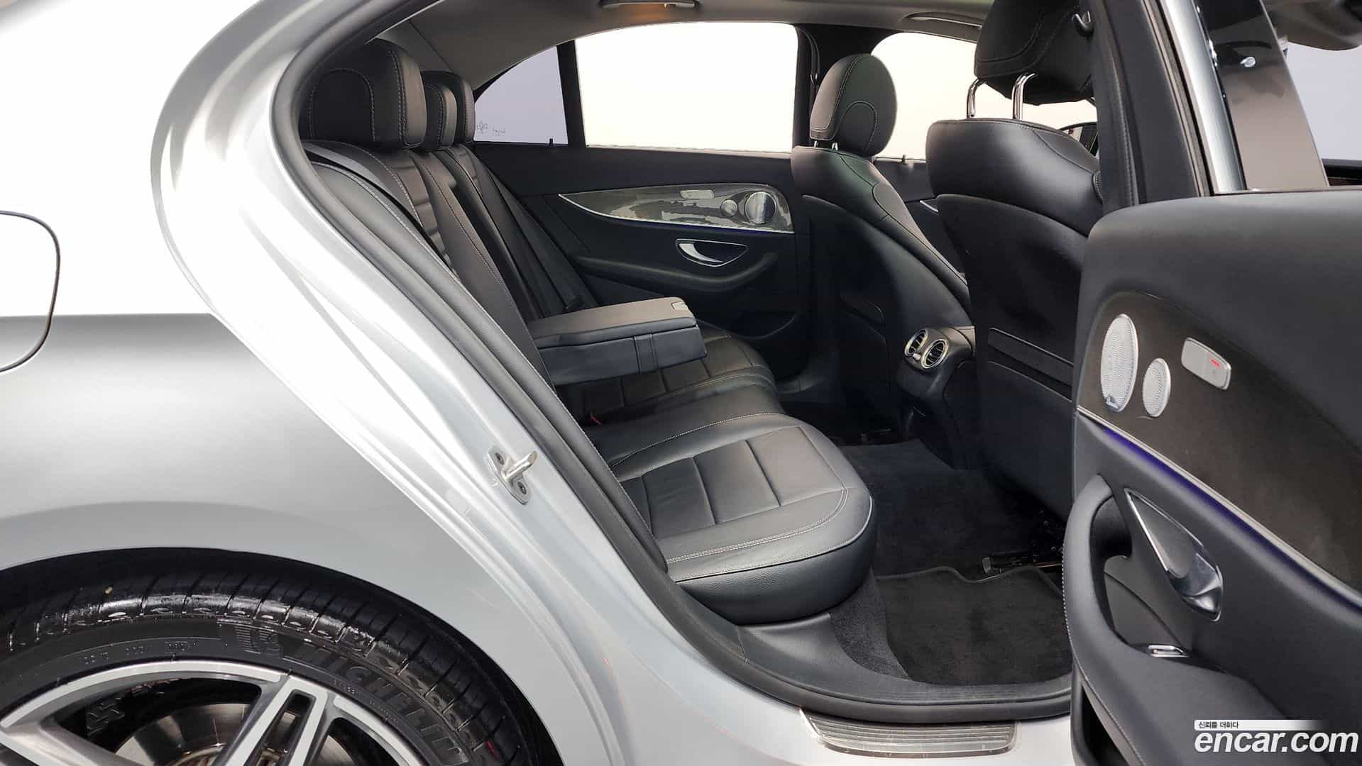 E-Class Mercedes-Benz 2020.5-OPTION-016