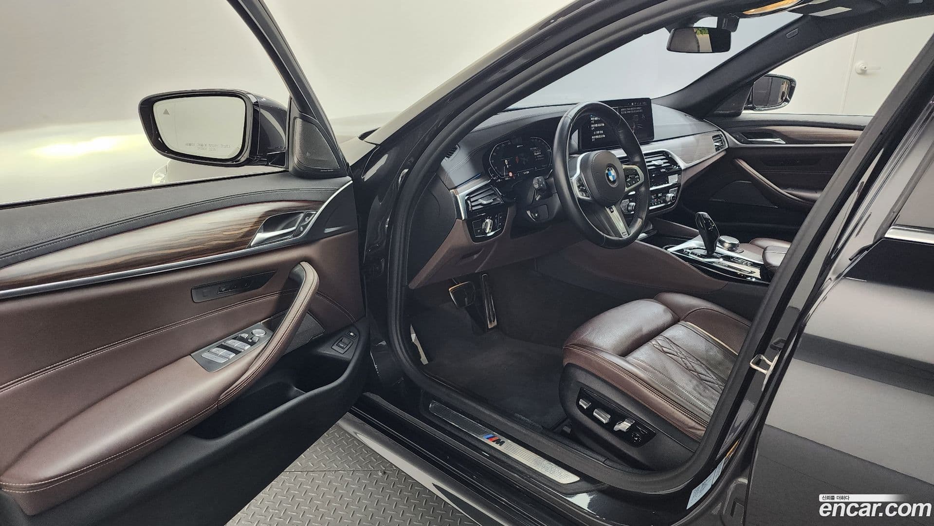 Main__Slider__Photo:5-Series BMW 2021.0-9