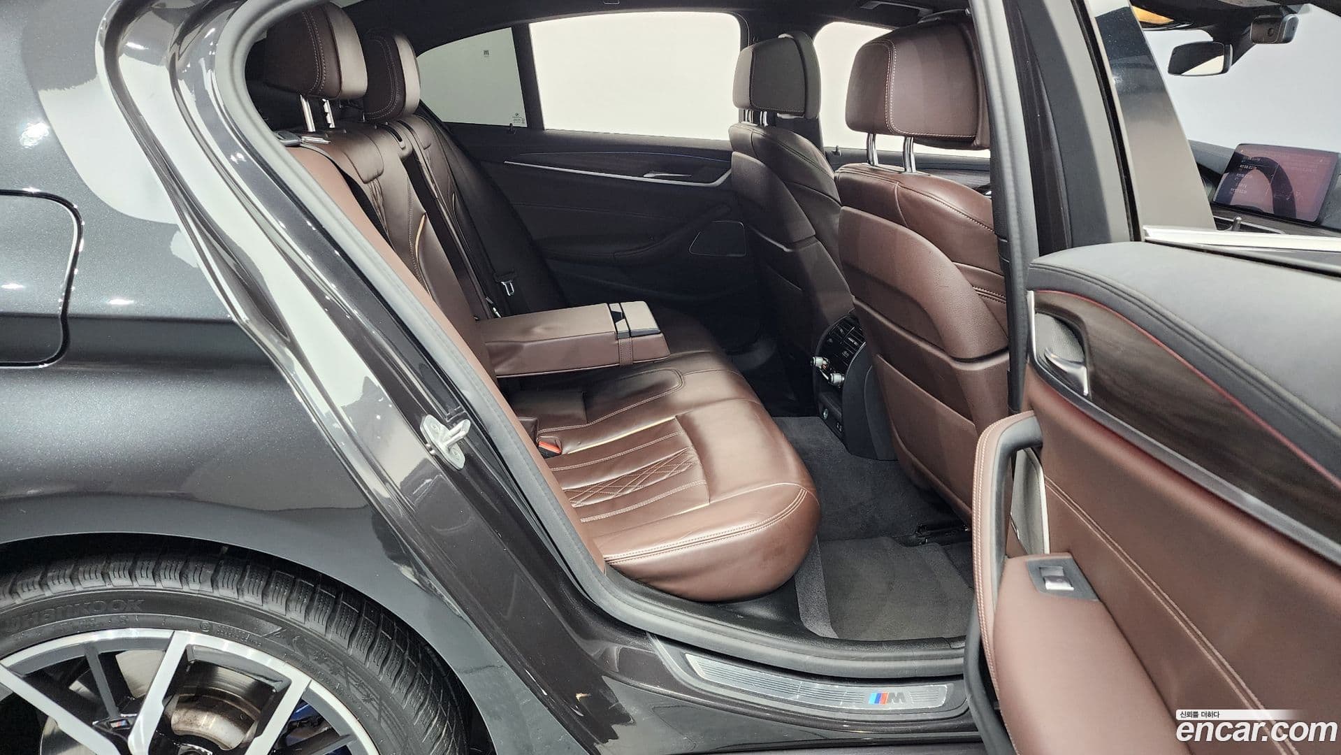 Main__Slider__Photo:5-Series BMW 2021.0-11