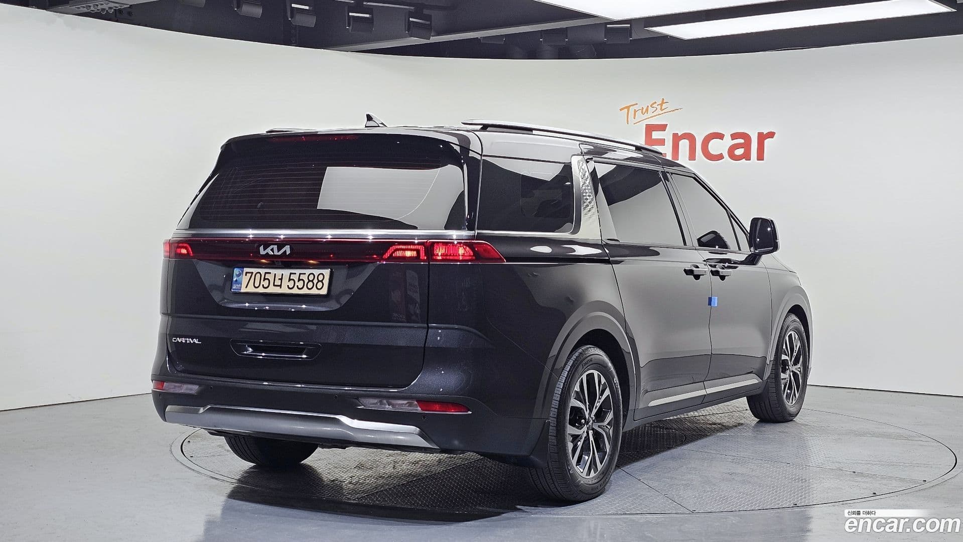 Main__Slider__Photo:Canival Kia 2023.2-1