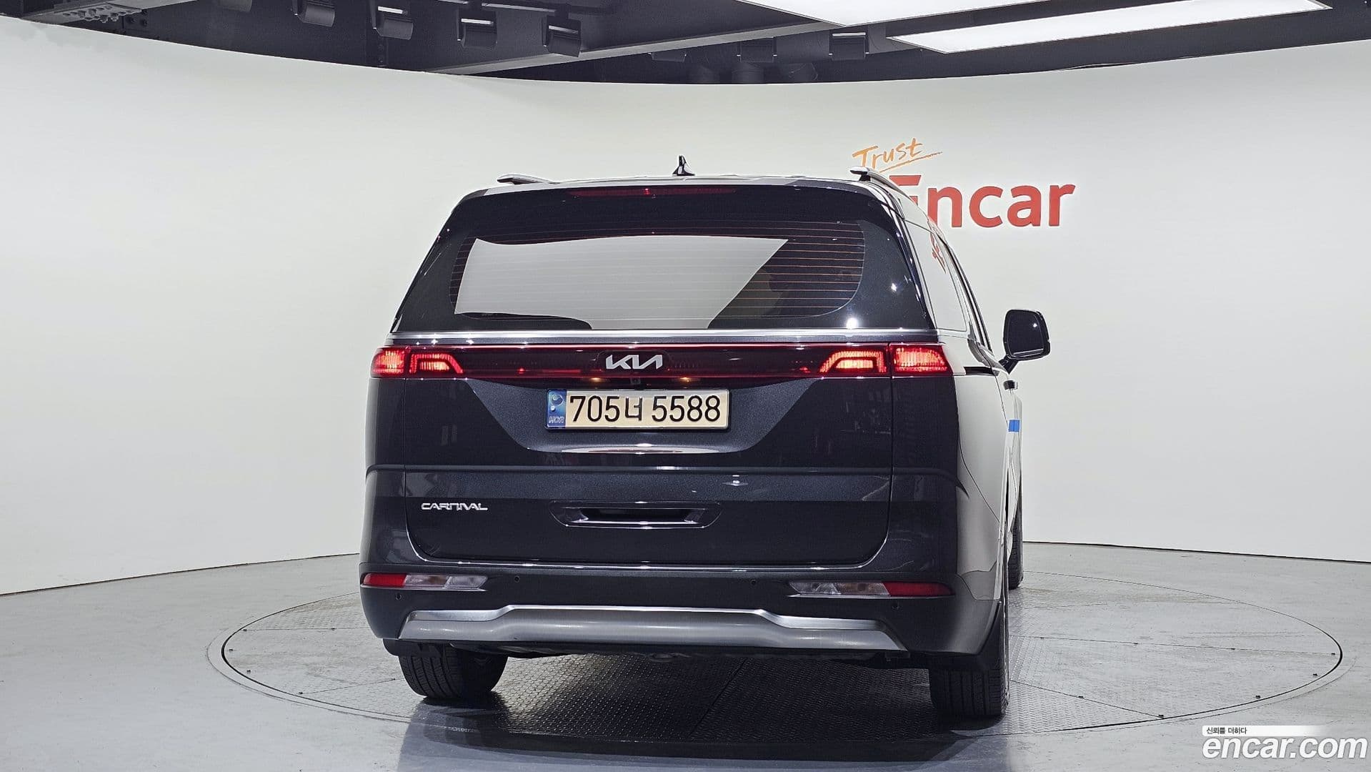 Main__Slider__Photo:Canival Kia 2023.2-3