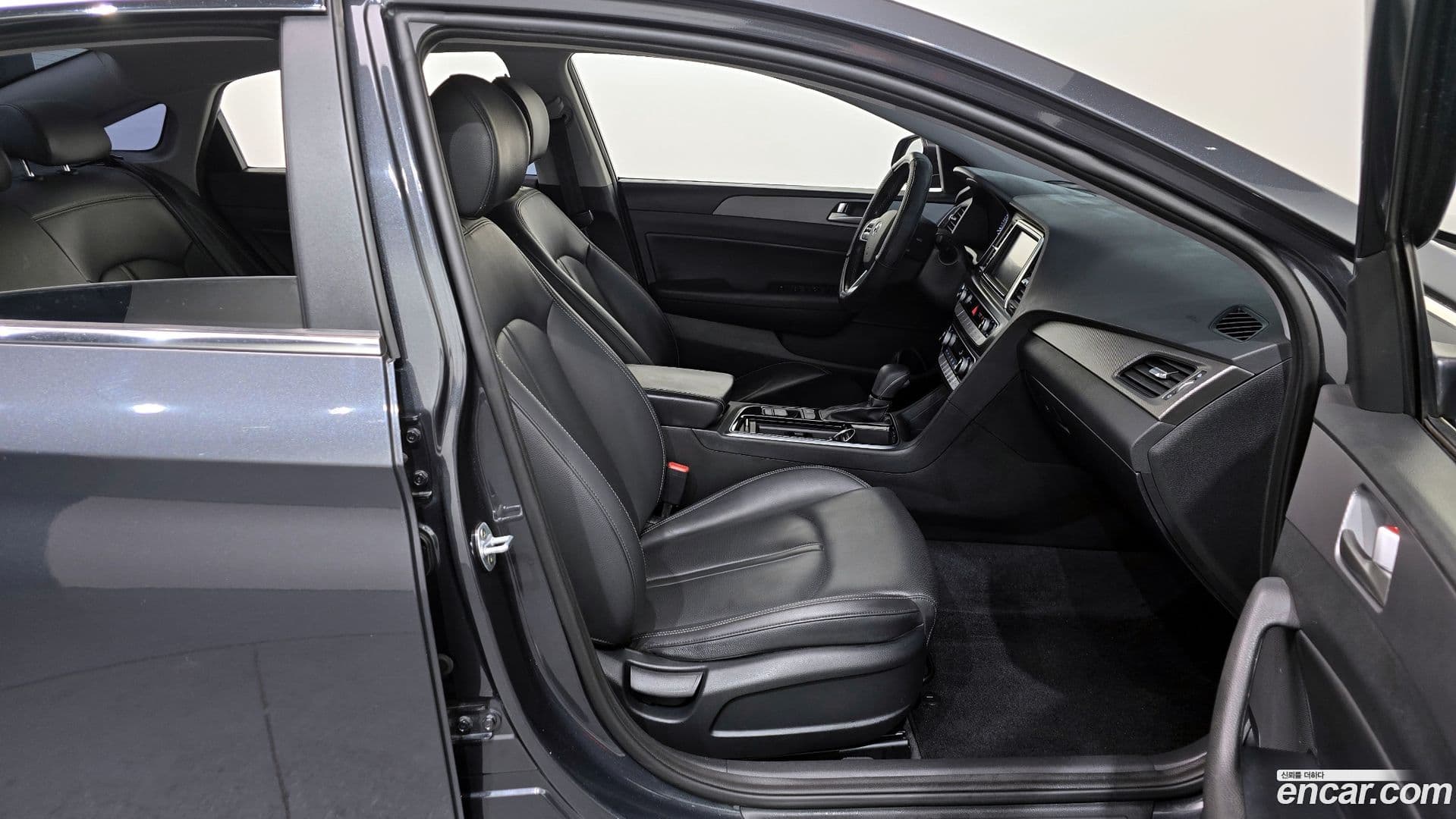 Main__Slider__Photo:Sonata Hyundai 2018.5-10