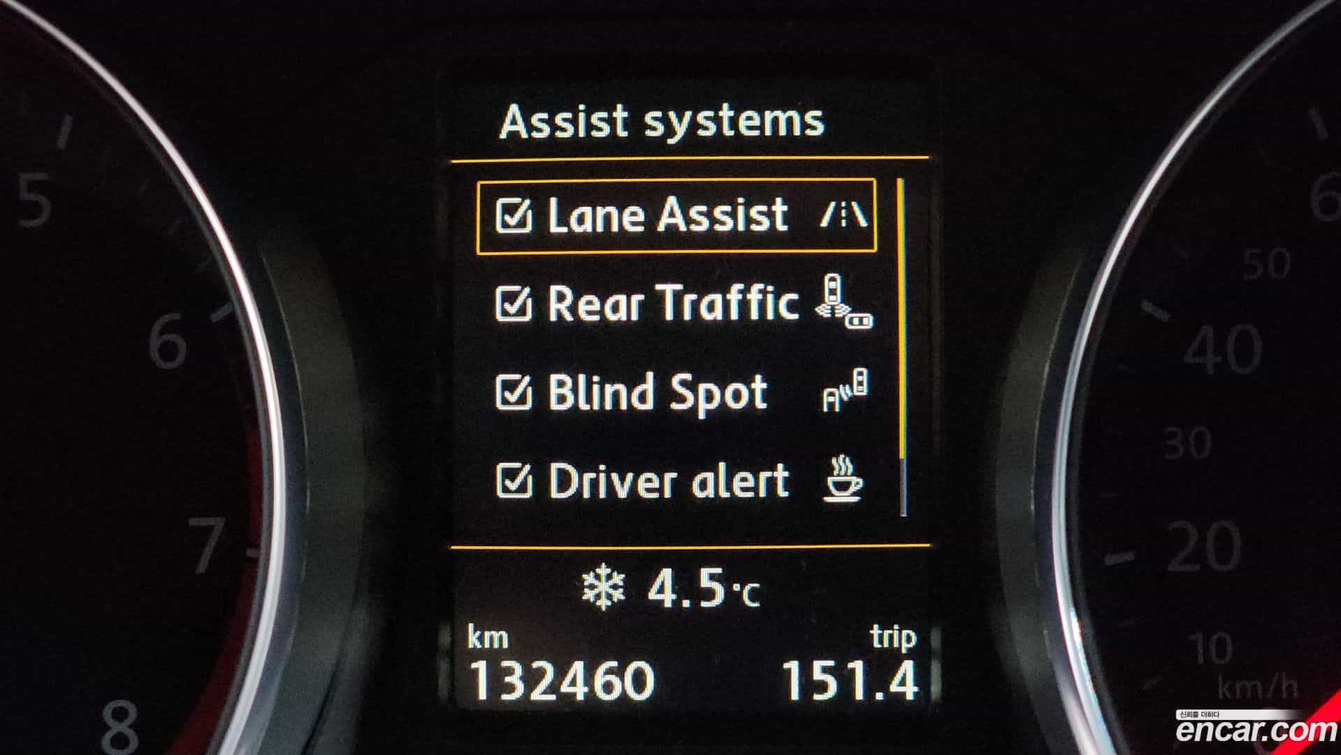 Passat Volkswagen 2018.9-OPTION-020