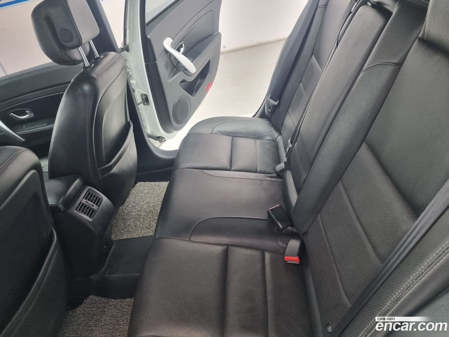 Main__Slider__Photo:SM5 Renault-KoreaSamsung 2015.1-10