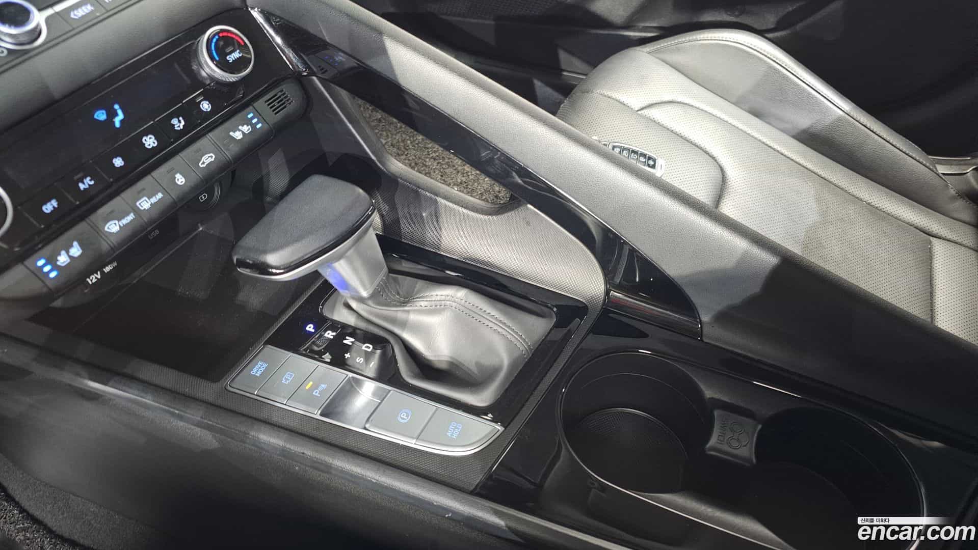 AVANTE Hyundai 2023.1-INNER-009