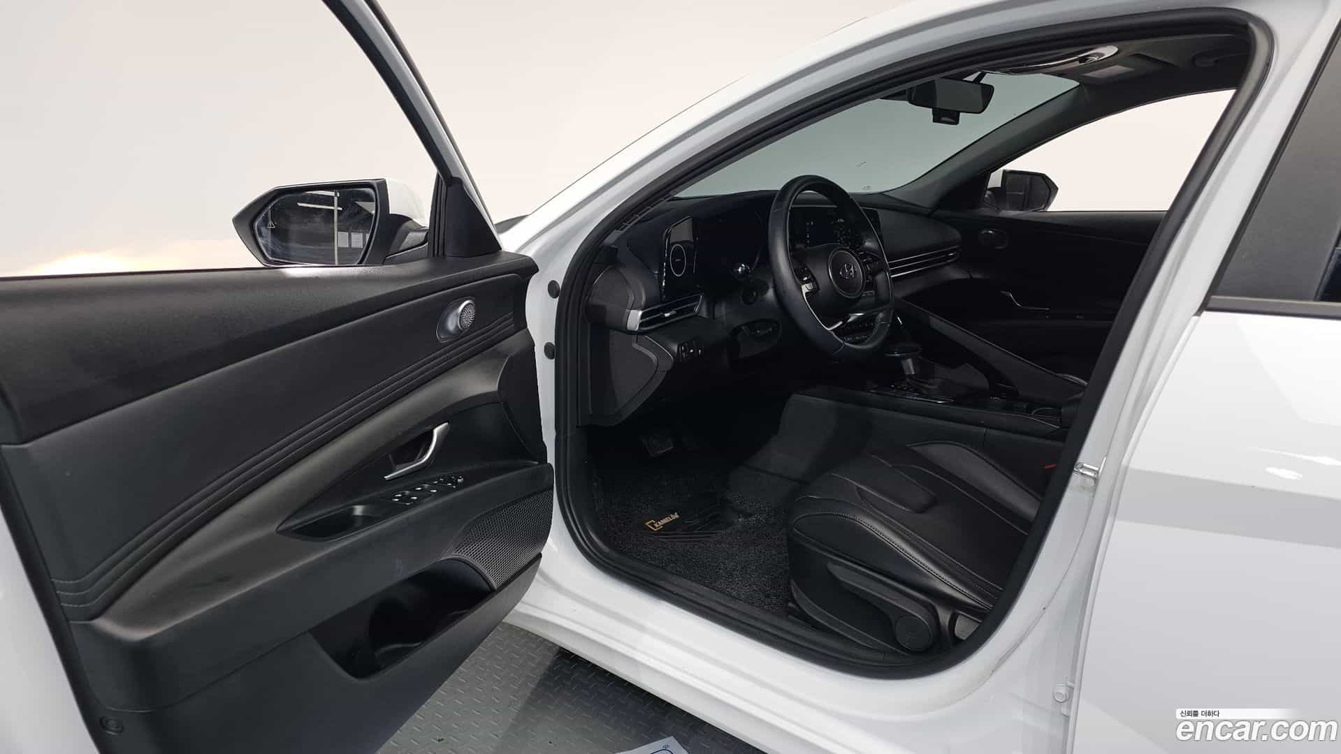 AVANTE Hyundai 2023.1-INNER-010