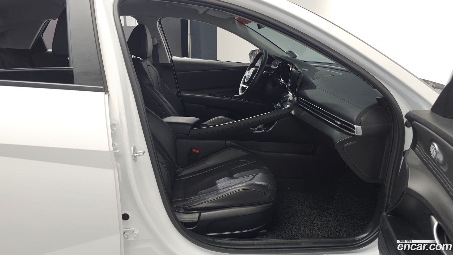 Main__Slider__Photo:AVANTE Hyundai 2023.1-11